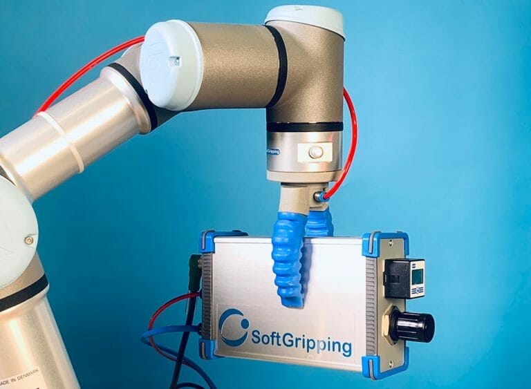 Universal robot with softgripper and control box