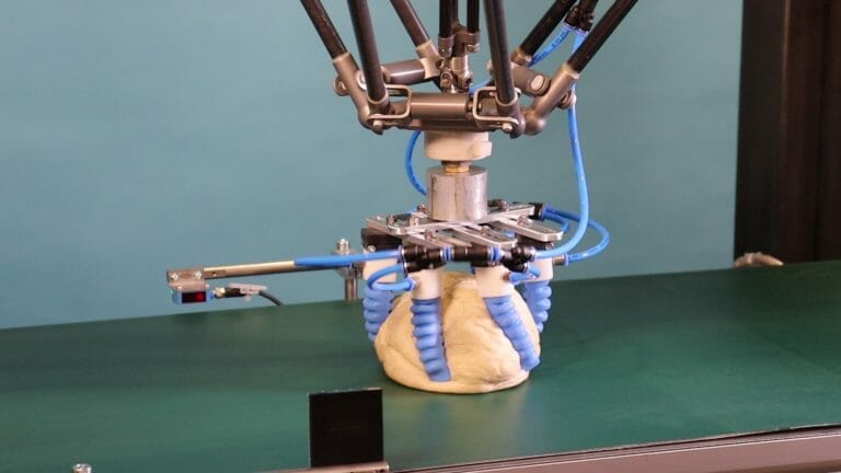 SoftActuator 4 Pince variable pour la manipulation de la pâte