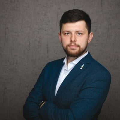 Robotergreifer für die Handhabung von Fleischwaren: Steak, Geflügel und Würstchen 18 sergey_stepanyuk